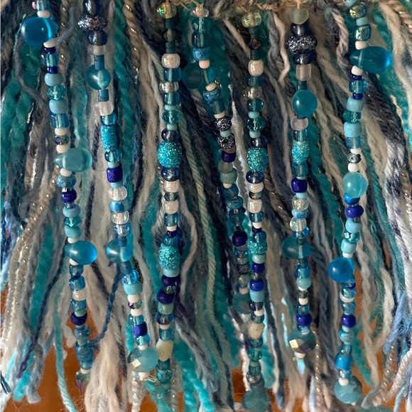 Beautiful crocheted beaded scarf, os, color shades of blue and white, NWT - Picture 5 of 5